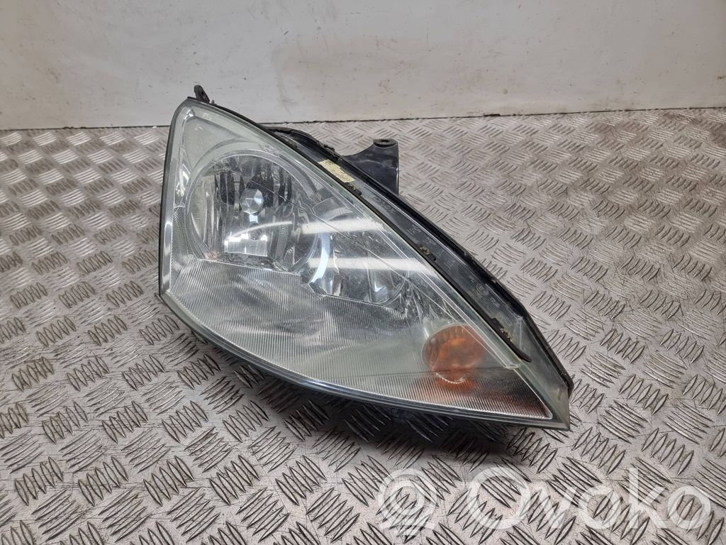 Ford Focus Headlight/headlamp 