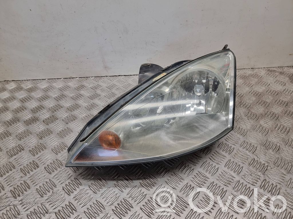 Ford Focus Headlight/headlamp 