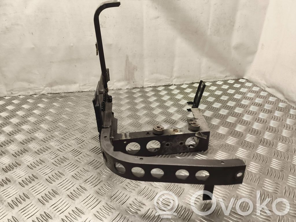 Audi A8 S8 D2 4D Front bumper mounting bracket 
