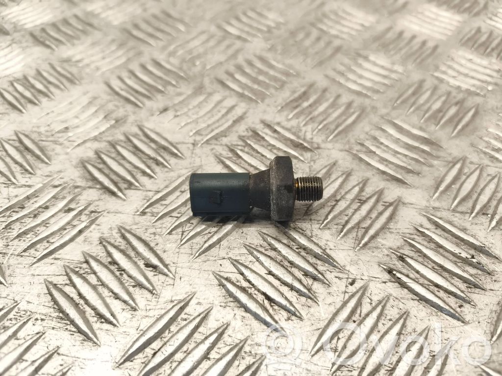 Volkswagen Golf V Sensor de presión del aceite 