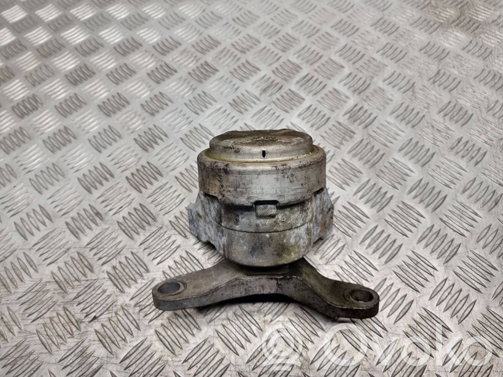 Ford S-MAX Engine mount bracket 