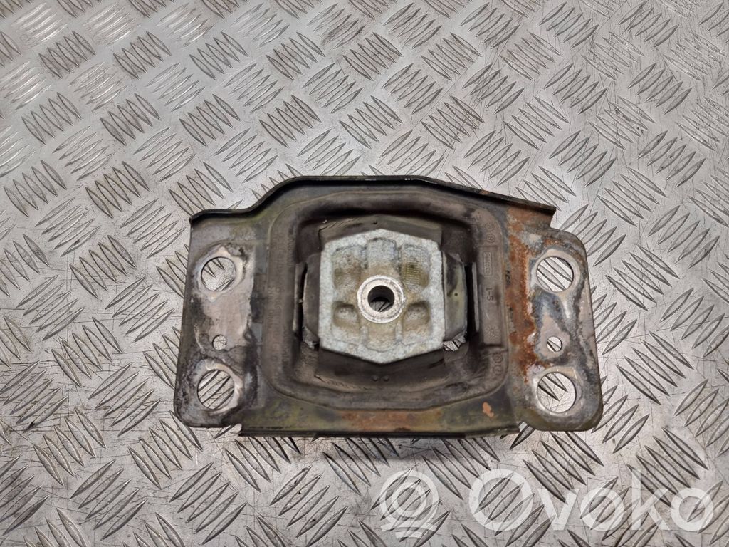 Ford S-MAX Engine mount bracket 