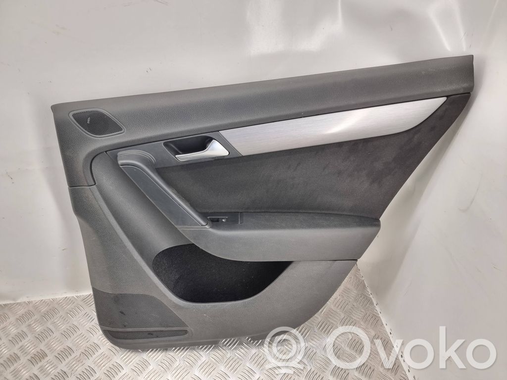 Volkswagen PASSAT B7 Boczki / Poszycie drzwi tylnych 