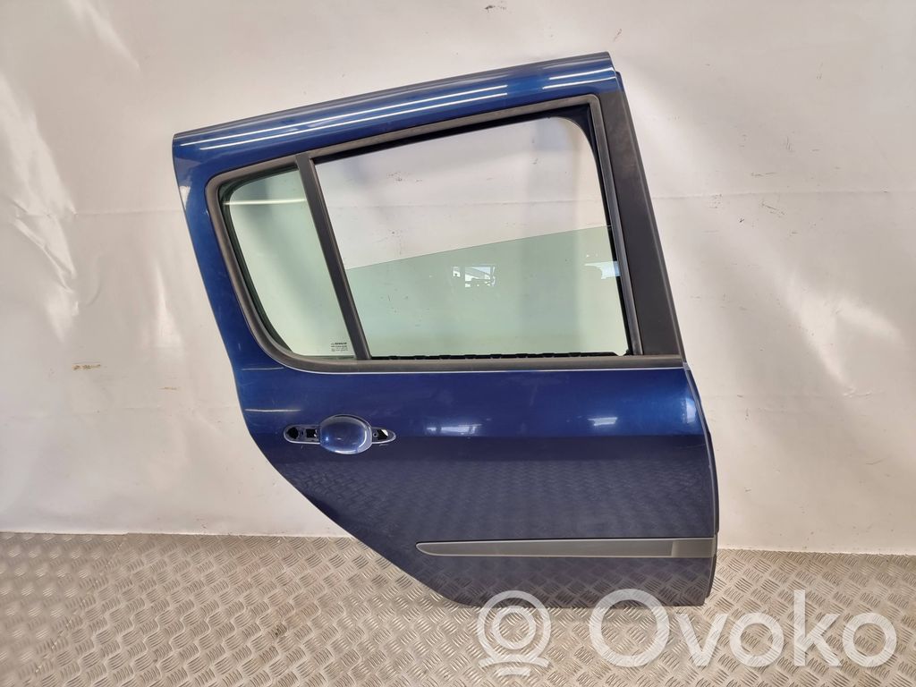 Rear door