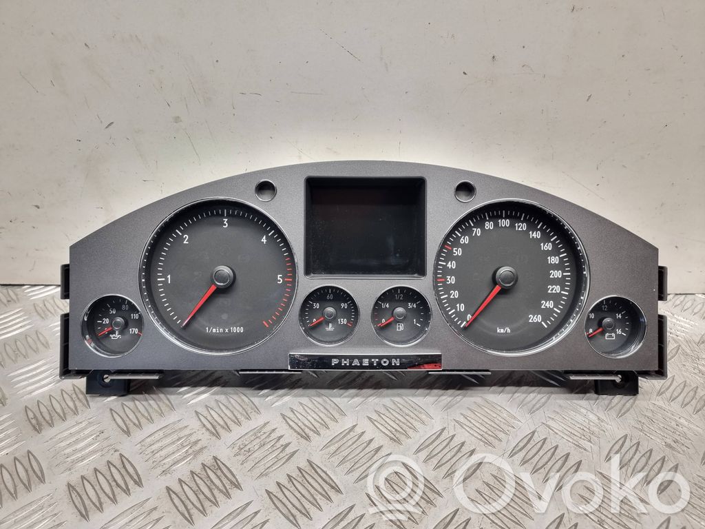 Volkswagen Phaeton Spidometrs (instrumentu panelī) 