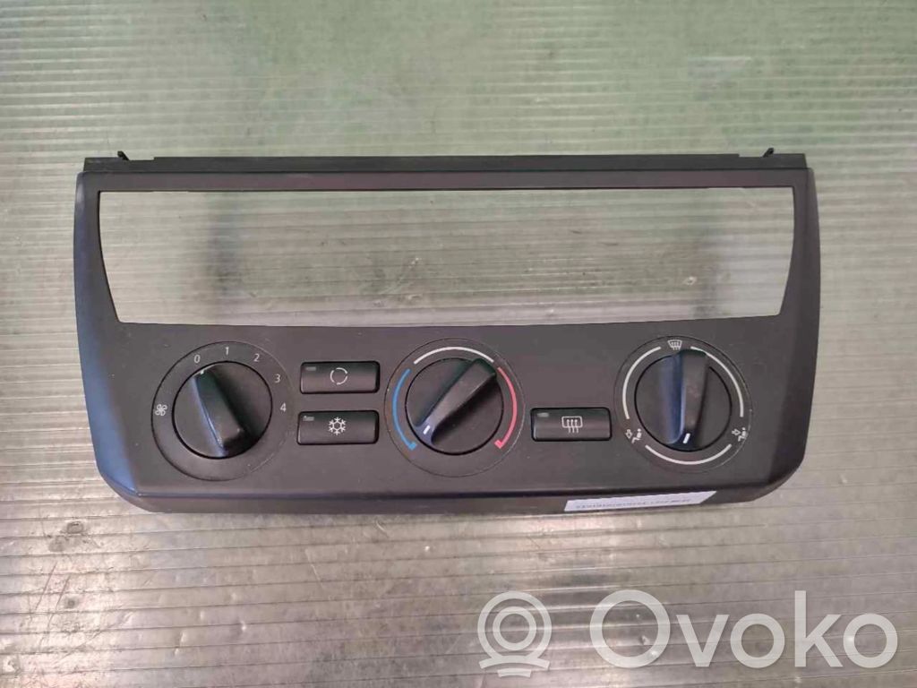 BMW X3 E83 Climate control unit 