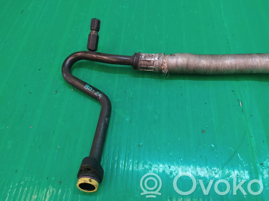 BMW 5 E39 Ilmastointilaitteen putki (A/C) 