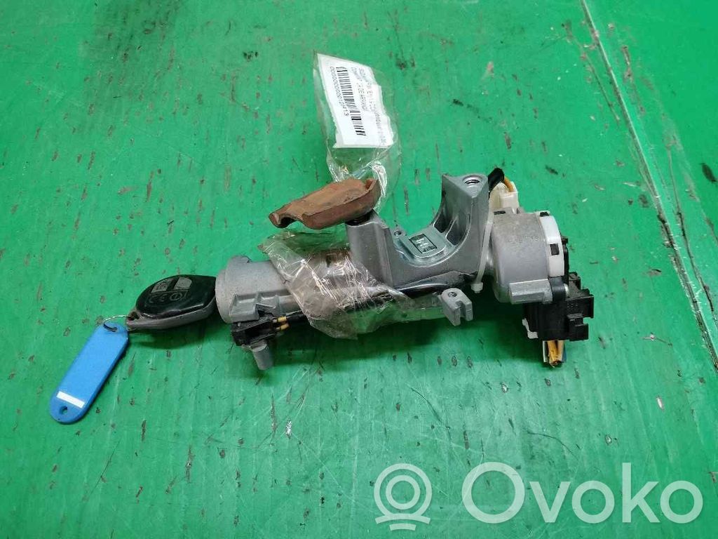 Suzuki SX4 Moottorin start-stop-painike/kytkin 
