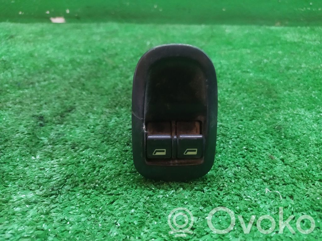 Peugeot 206 Interruptor del elevalunas eléctrico 