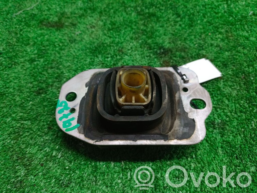 Engine mount bracket   8200631985,8200631986
