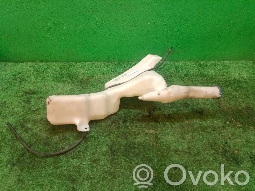 Ford Fiesta Tuulilasinpesimen pesusuutin 
