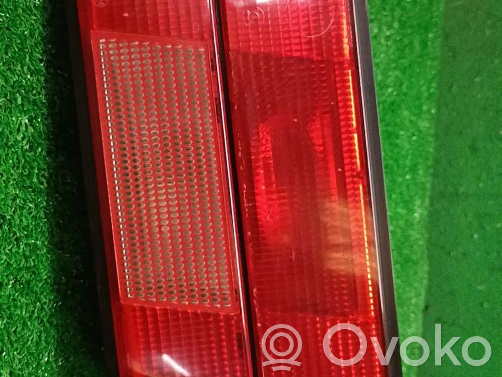 BMW 5 E34 Lampă spate în capacul portbagajului 