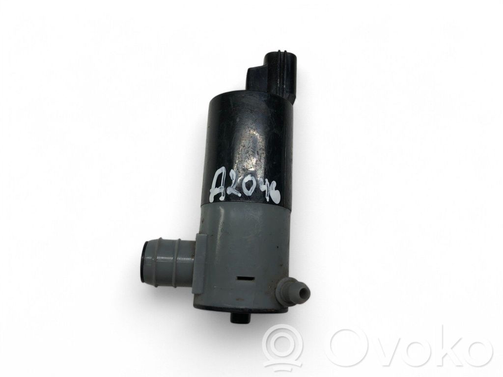 Volvo V40 Windscreen/windshield washer pump 
