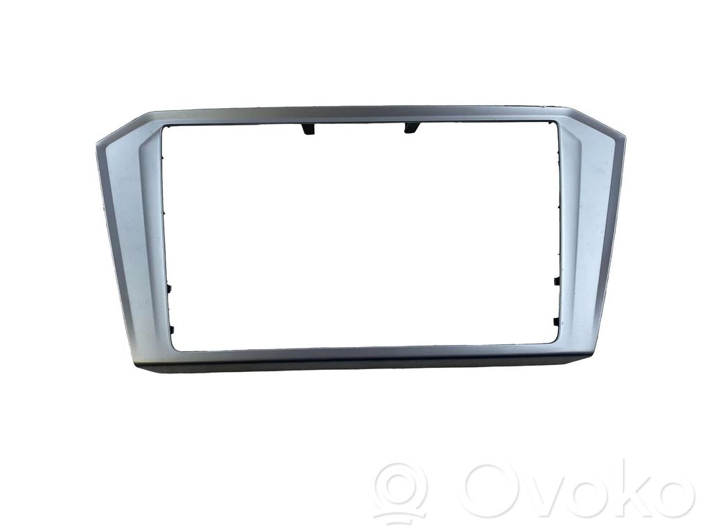 Volkswagen PASSAT B8 Konsola środkowa / Radio / GPS 