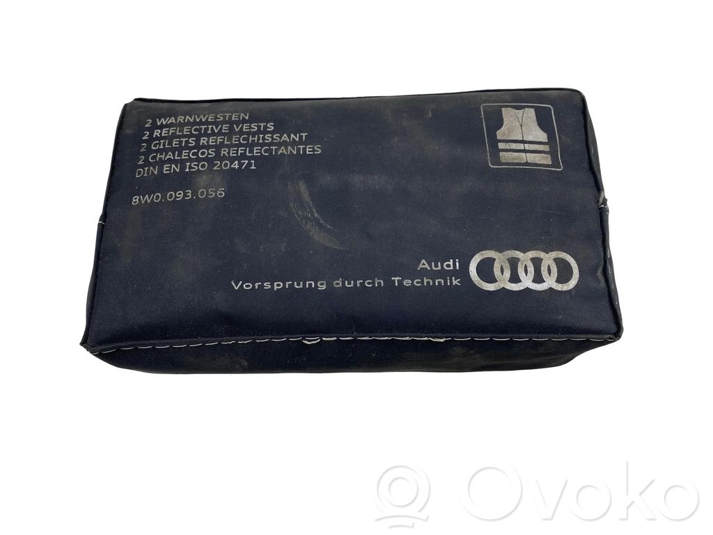 Audi A4 S4 B9 8W Trousse de premiers secours 