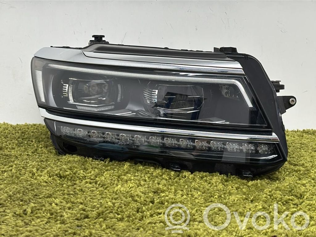 Volkswagen Tiguan Lampa przednia 