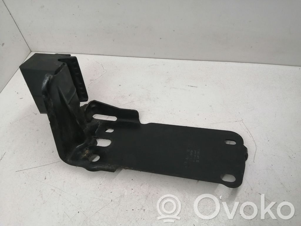 BMW 3 E90 E91 Radiator mount bracket 