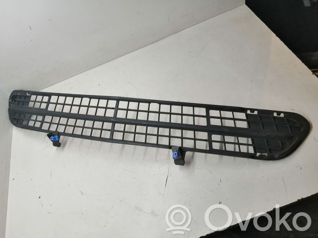 Chevrolet Cruze Front bumper upper radiator grill 