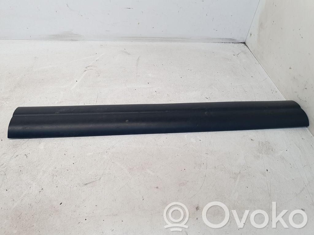 BMW 1 E81 E87 Moldura protectora del borde delantero 
