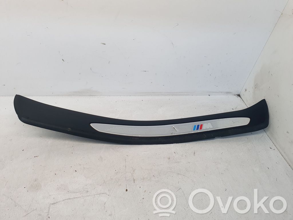BMW 5 E60 E61 Listwa progowa tylna 