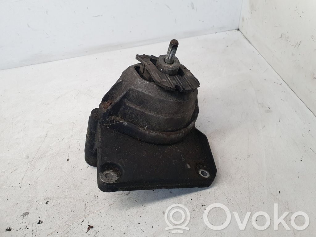 BMW 5 E60 E61 Engine mount bracket 