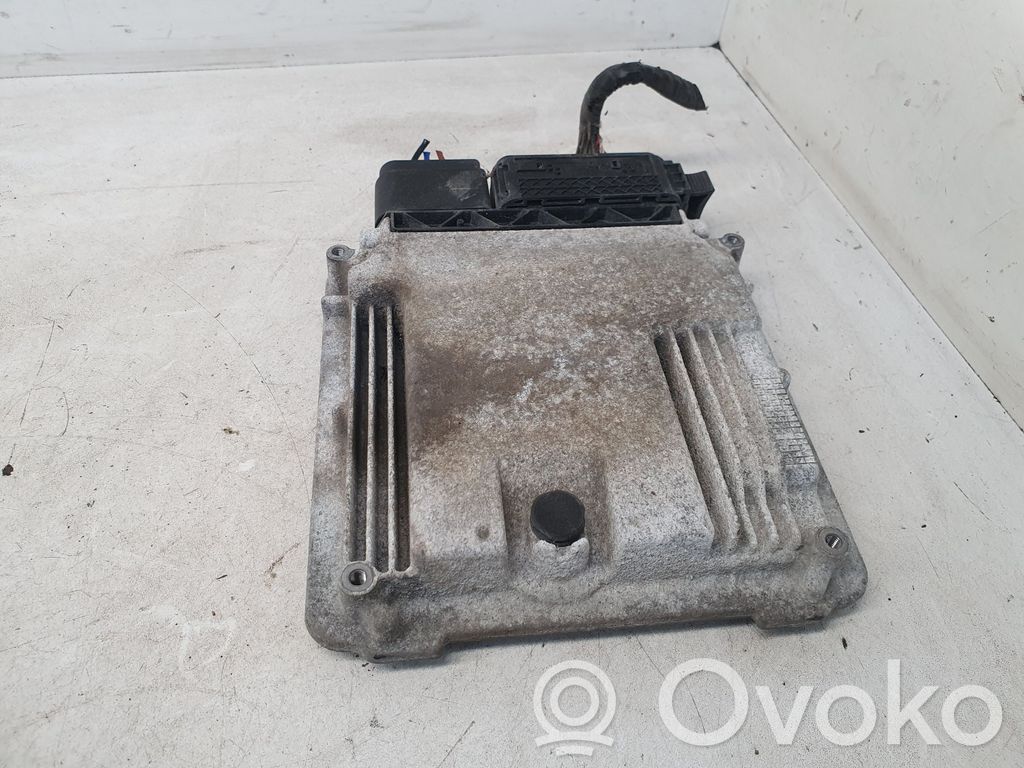 Unidad de control/módulo del motor   6773990,1279H05978
