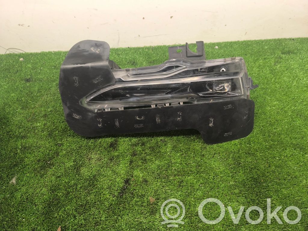 Tesla Model 3 Etusumuvalo 