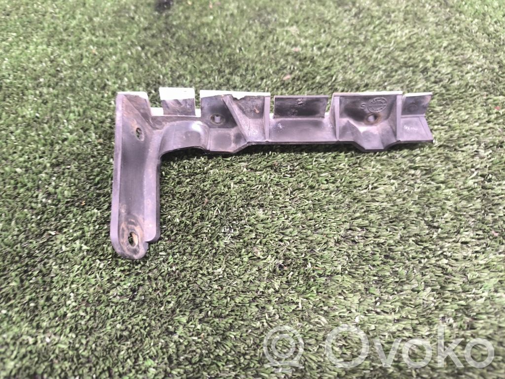 Audi A8 S8 D3 4E Front bumper mounting bracket 