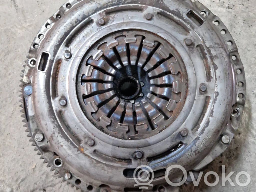 Volkswagen PASSAT B7 Sprzęgło / Komplet 