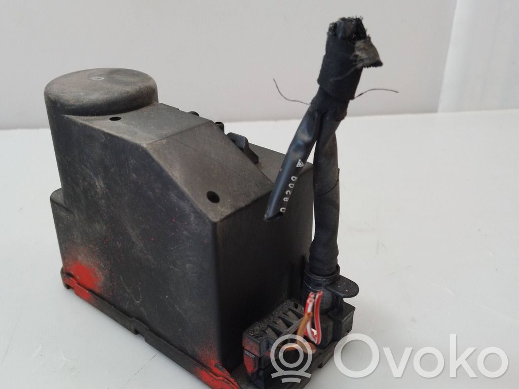 Mercedes-Benz E W124 Oven keskuslukituksen ohjausyksikön moduuli 