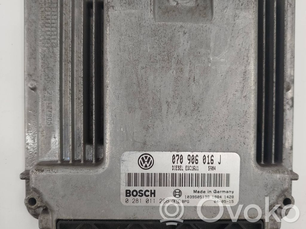 Volkswagen Transporter - Caravelle T5 Sterownik / Moduł ECU 