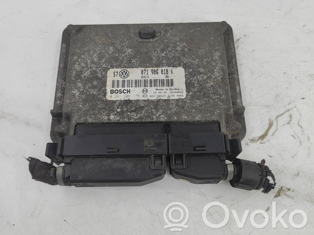 Volkswagen Golf IV Engine control unit/module 