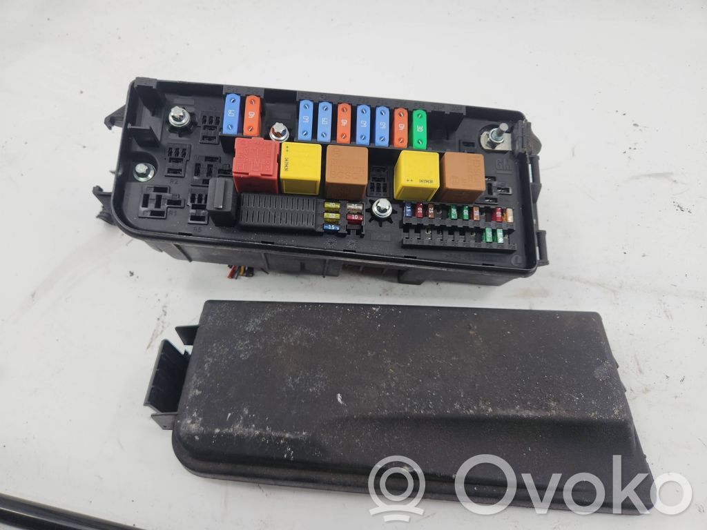 Opel Vectra C Módulo de fusible 