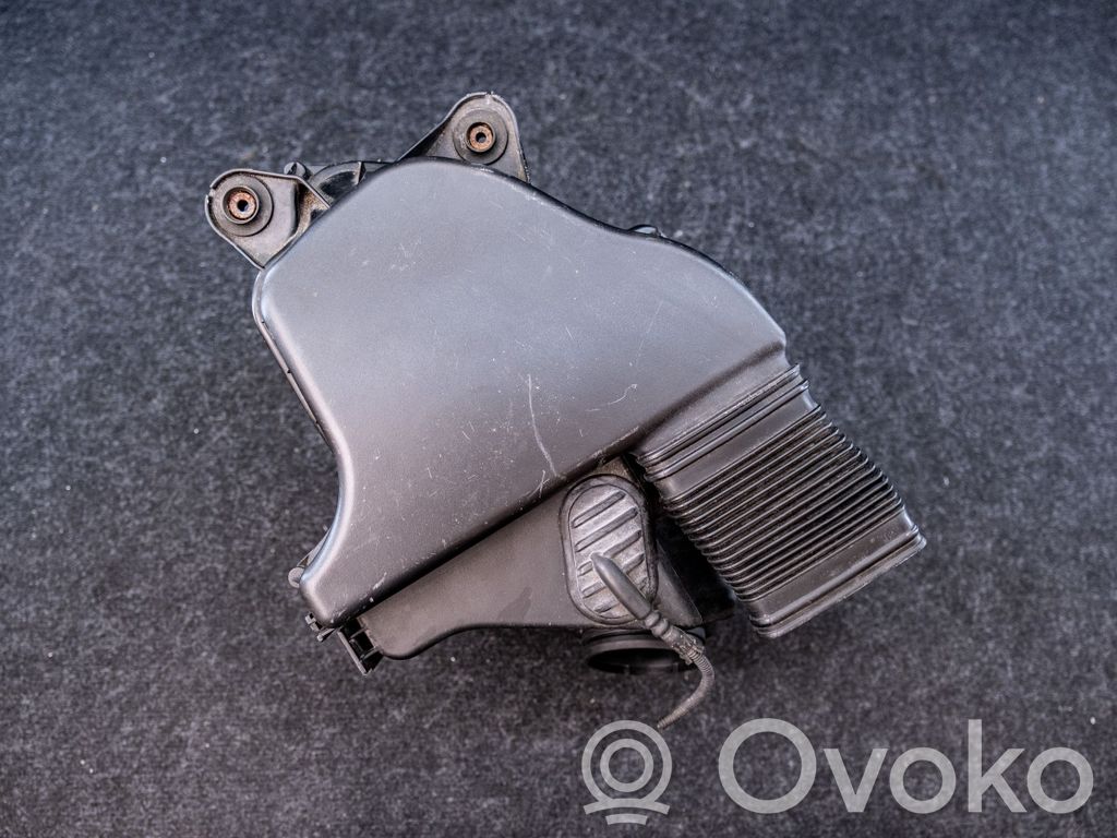 BMW 3 E90 E91 Air filter box 