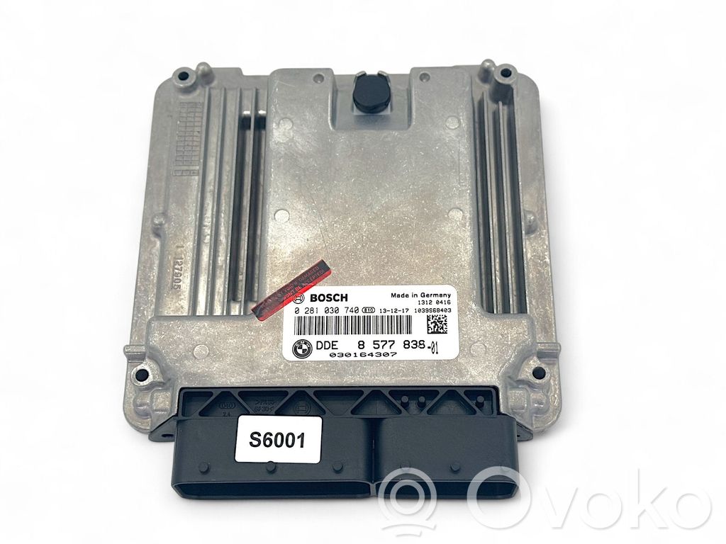BMW 5 F10 F11 Engine control unit/module 