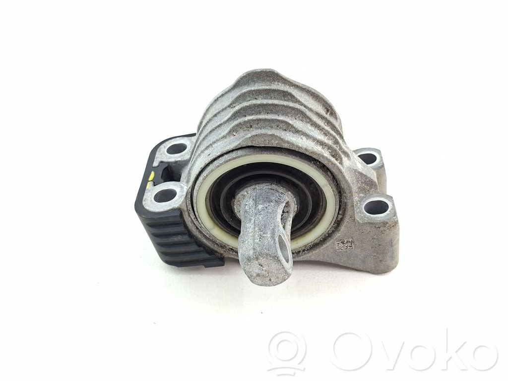 BMW i4 Engine mount bracket 