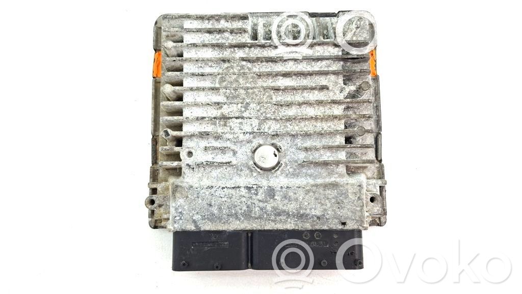 Volkswagen Golf VI Engine control unit/module 