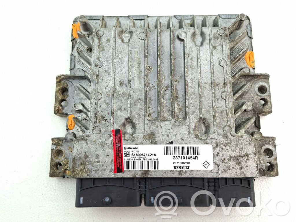 Renault Megane III Engine control unit/module 