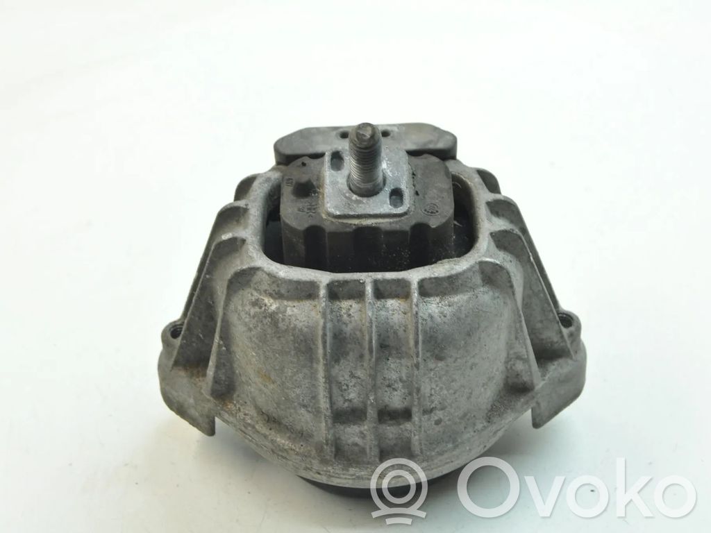 Engine mount bracket