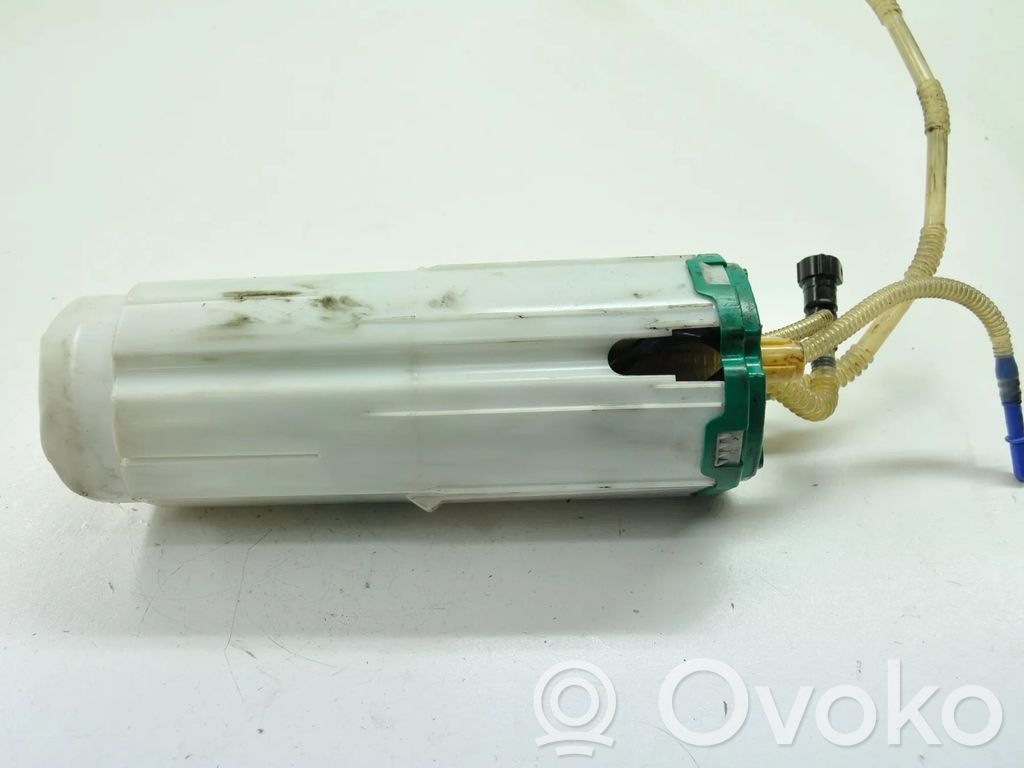 Bomba interna de combustible   81115710