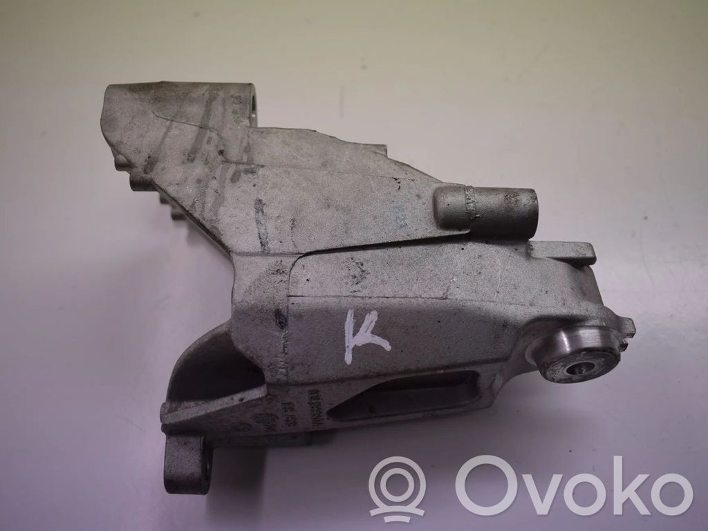 Volkswagen Crafter Engine mounting bracket 