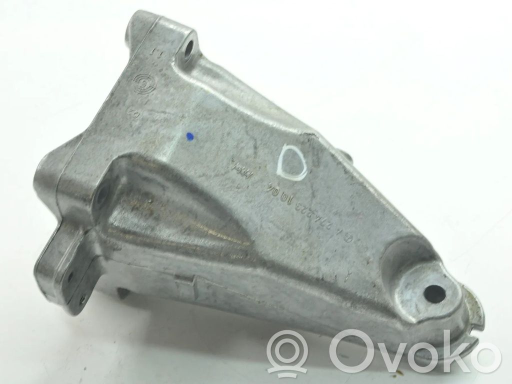 Mercedes-Benz C W205 Engine mounting bracket 