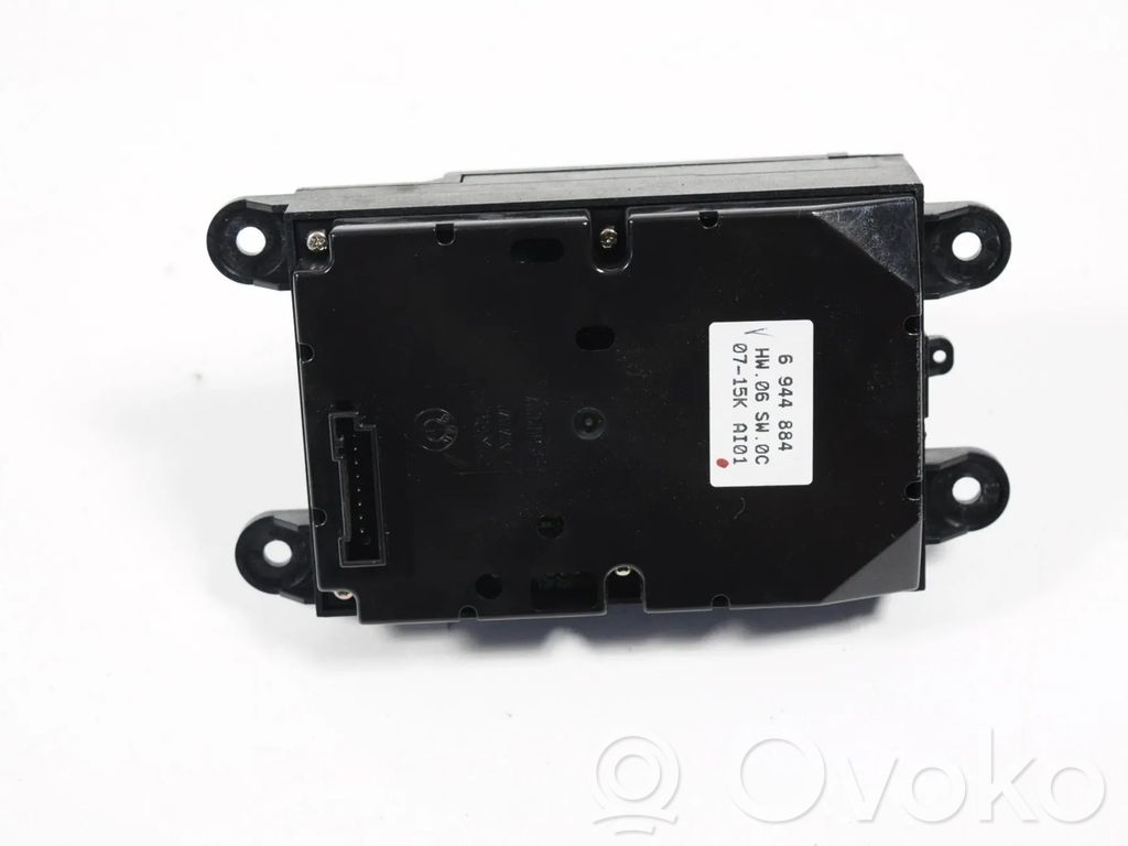 Head unit multimedia control   6944884