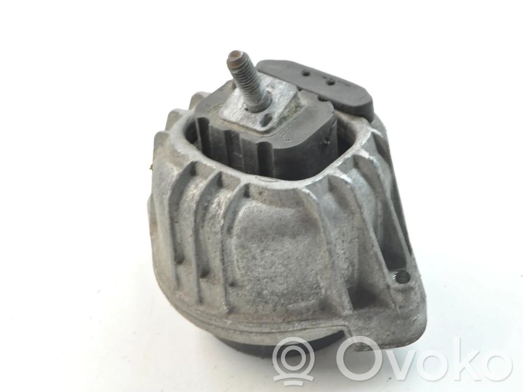 Engine mount bracket
