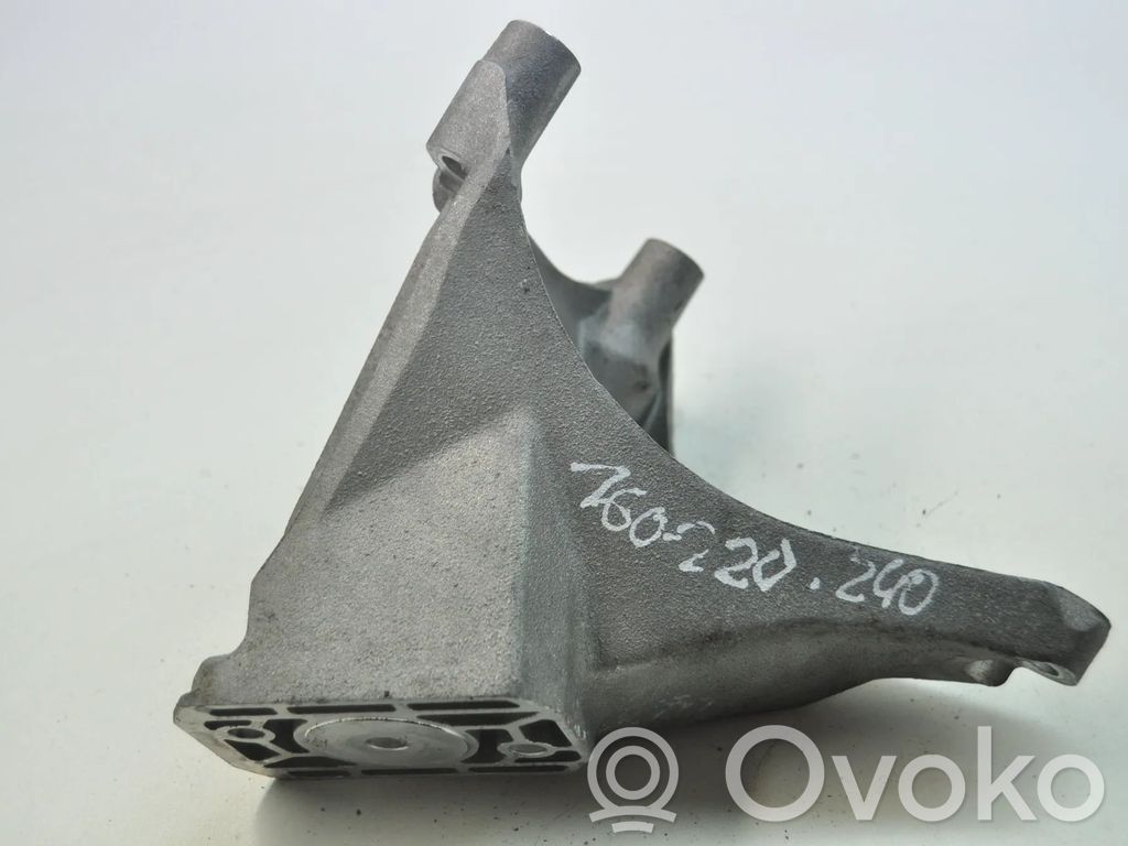 Engine mounting bracket   4F0199308AE