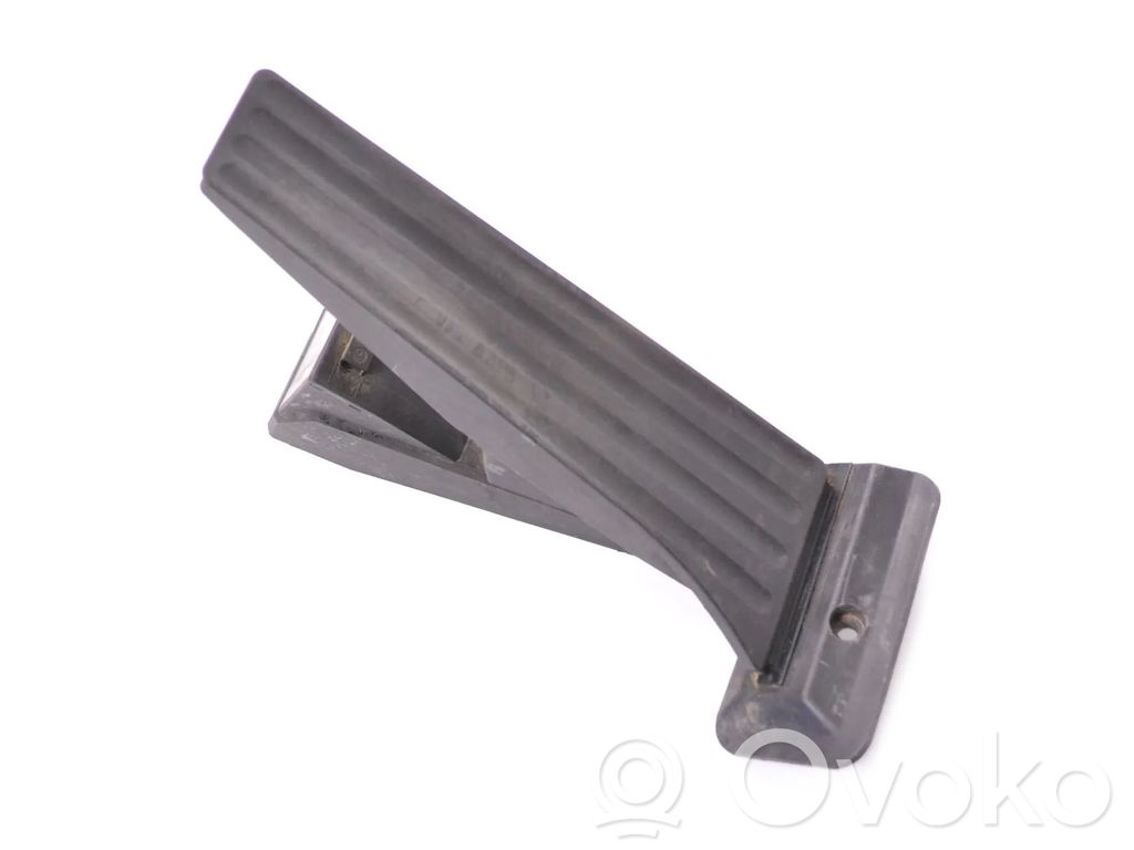 Accelerator throttle pedal   6852644
