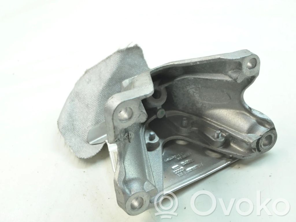 Audi A4 S4 B8 8K Engine mounting bracket 