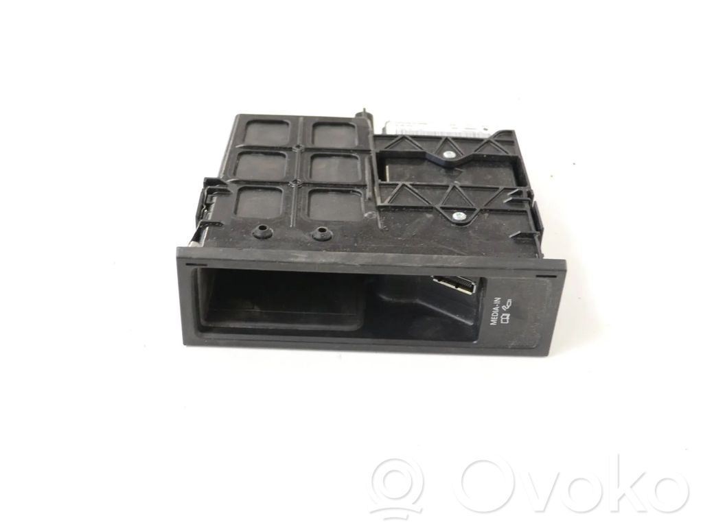 Volkswagen Scirocco AUX in-socket connector 