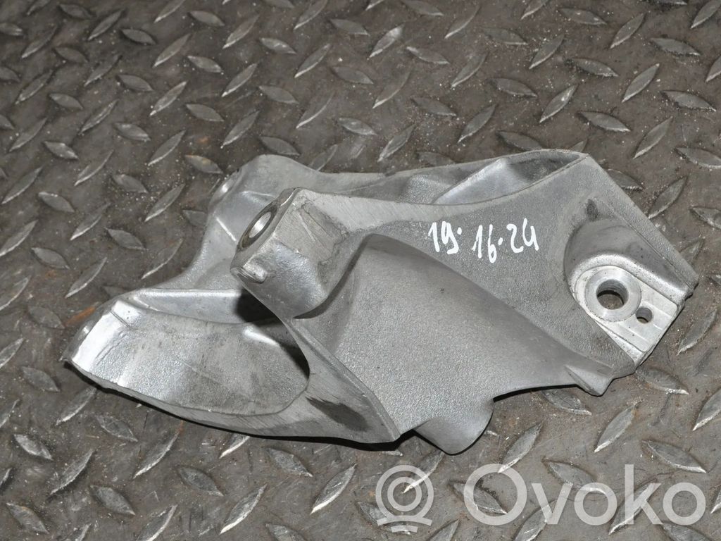 Audi Q7 4M Engine mounting bracket 