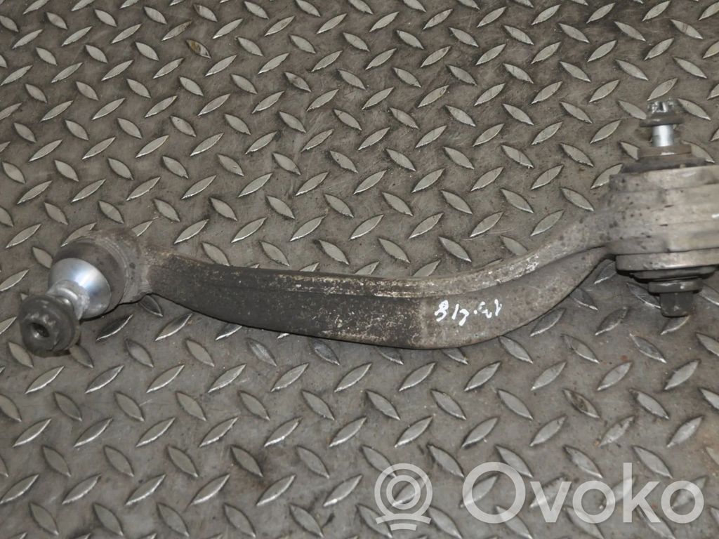 Mercedes-Benz C W205 Dolny wahacz przedni 